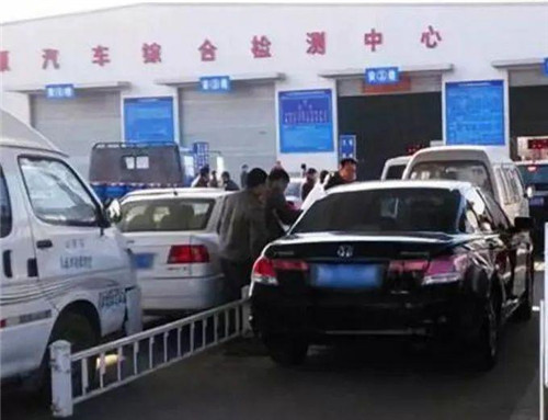 车辆管理所：面包车需要上线年检吗