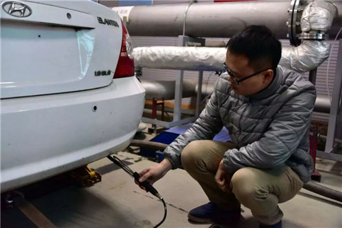 车辆管理所：年检过期多久会扣分