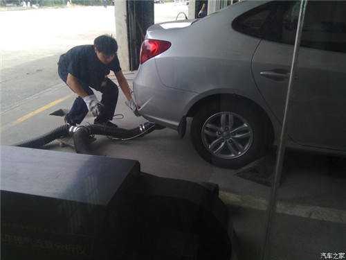 交警大队：年检标志过期了怎么办