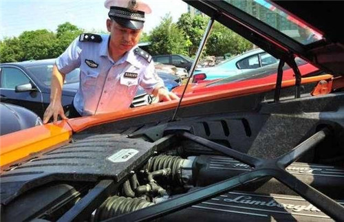 车管所：5座新车几年年检一次