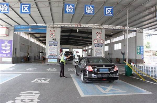 交警队：七座车怎么年检